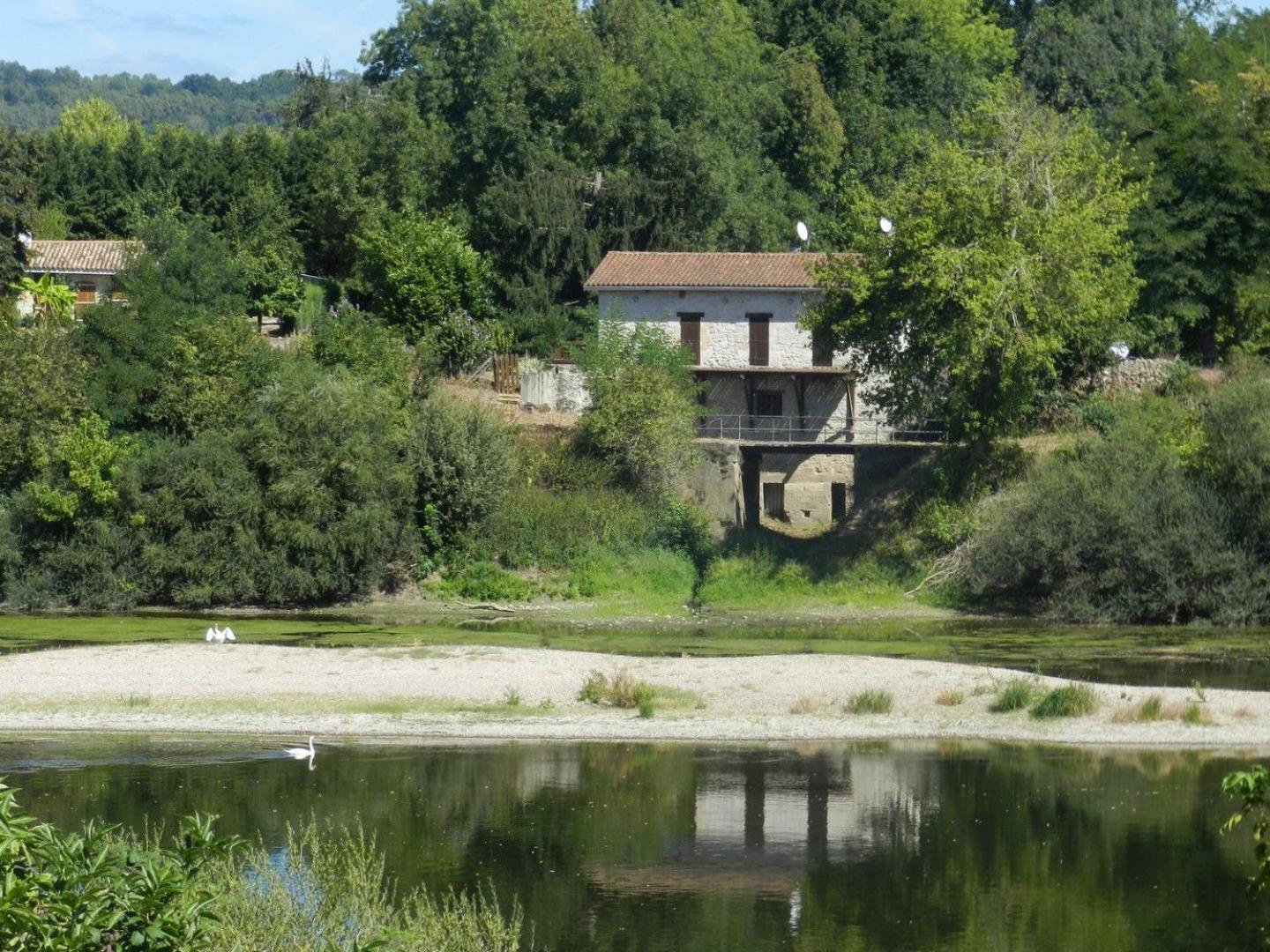 Chambres Et Gites Les Deux Chenes Pres De Bergerac Le Fleix Exterior foto