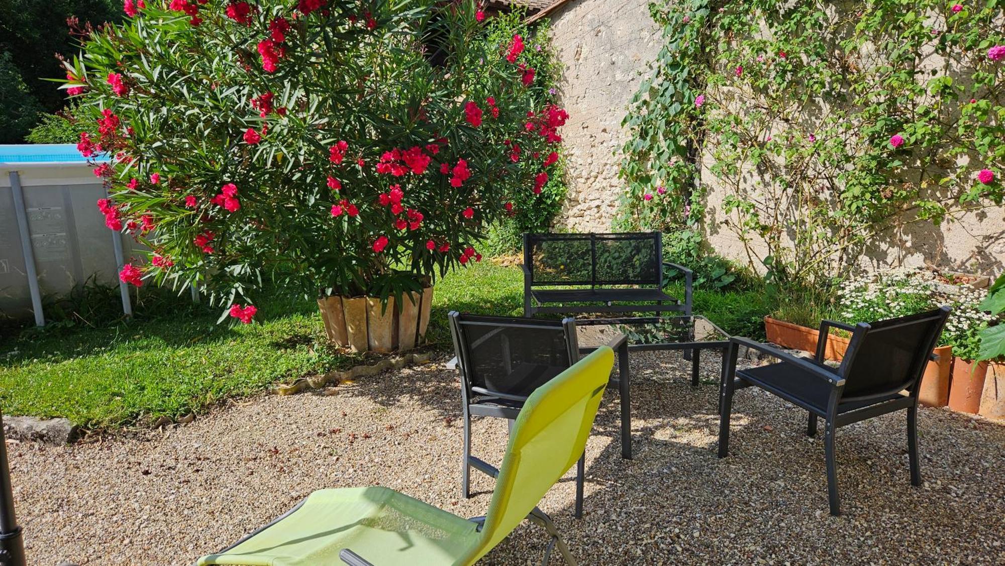 Chambres Et Gites Les Deux Chenes Pres De Bergerac Le Fleix Exterior foto
