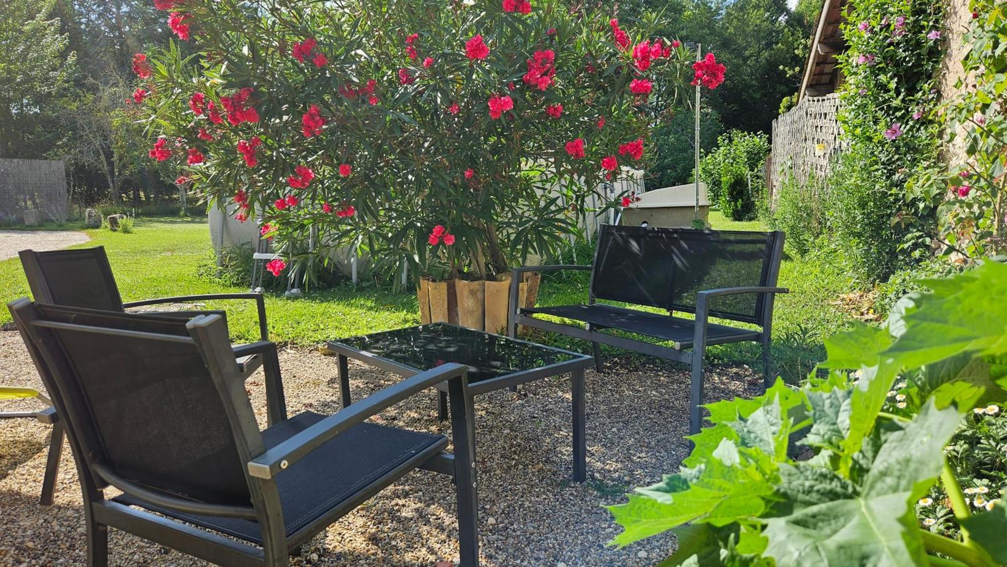 Chambres Et Gites Les Deux Chenes Pres De Bergerac Le Fleix Exterior foto