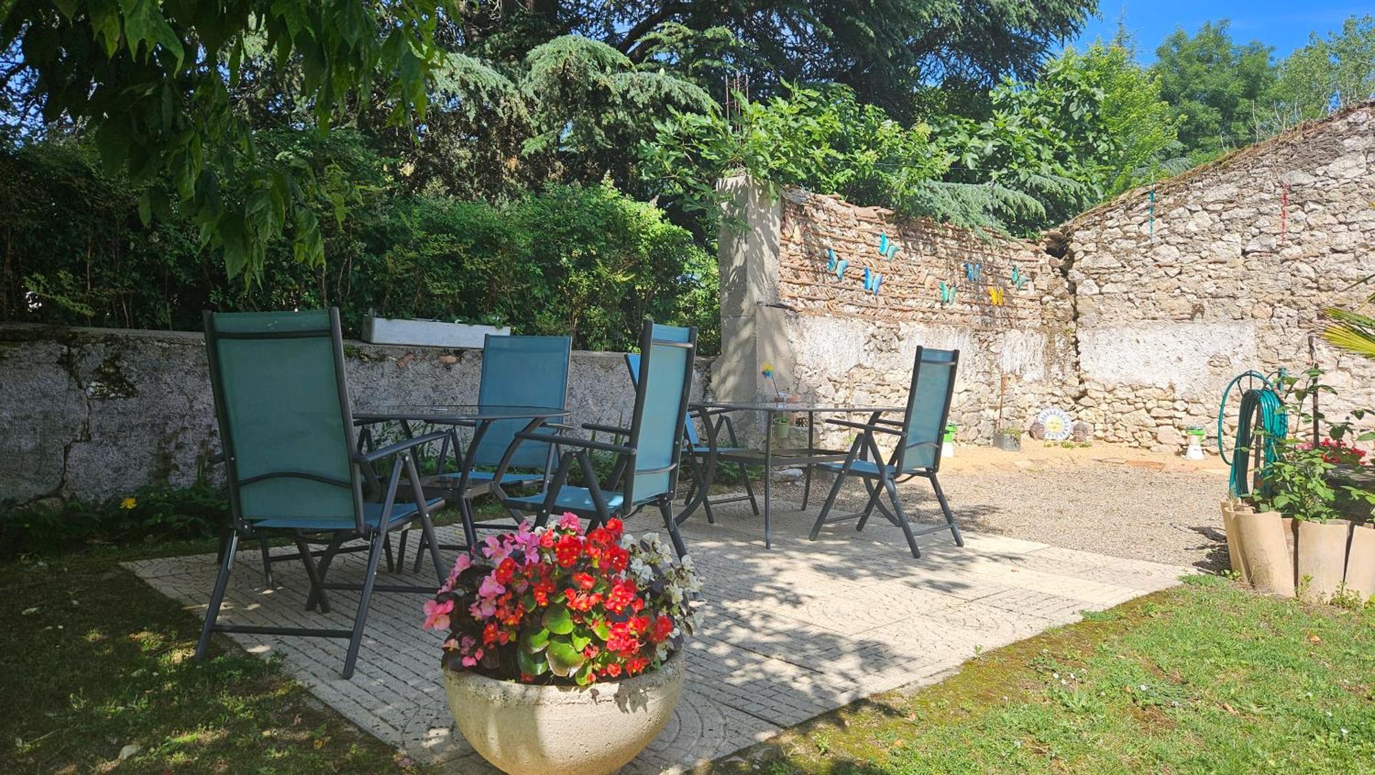 Chambres Et Gites Les Deux Chenes Pres De Bergerac Le Fleix Exterior foto